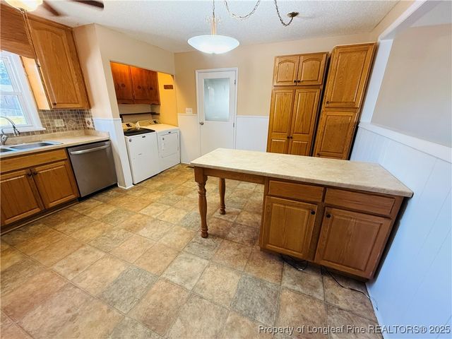 611 Reggie Court, Spring Lake, NC 28390