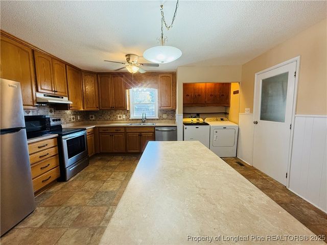 611 Reggie Court, Spring Lake, NC 28390