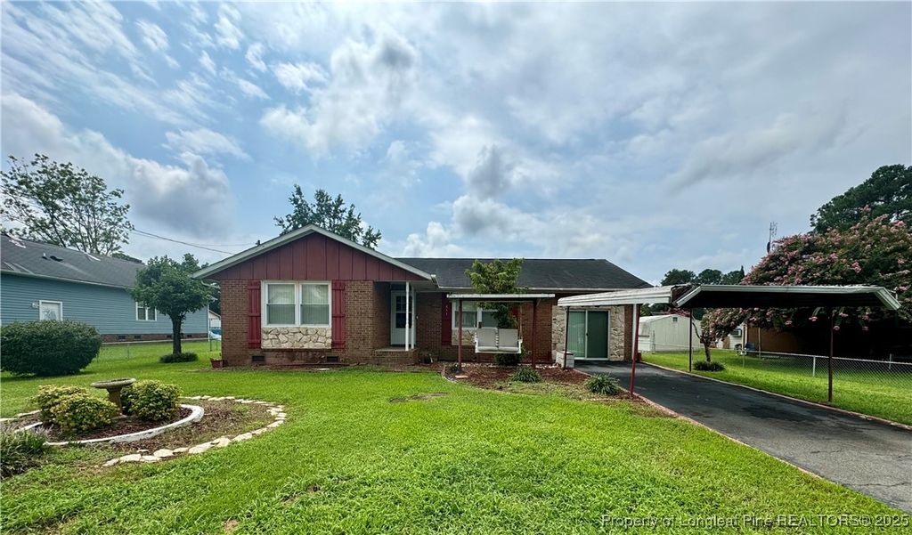 611 Reggie Court, Spring Lake, NC 28390