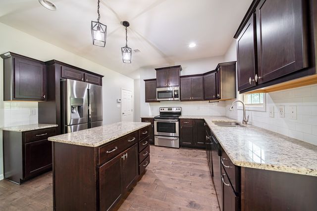 839 Sweetbay Parkway, Hamilton, GA 31811