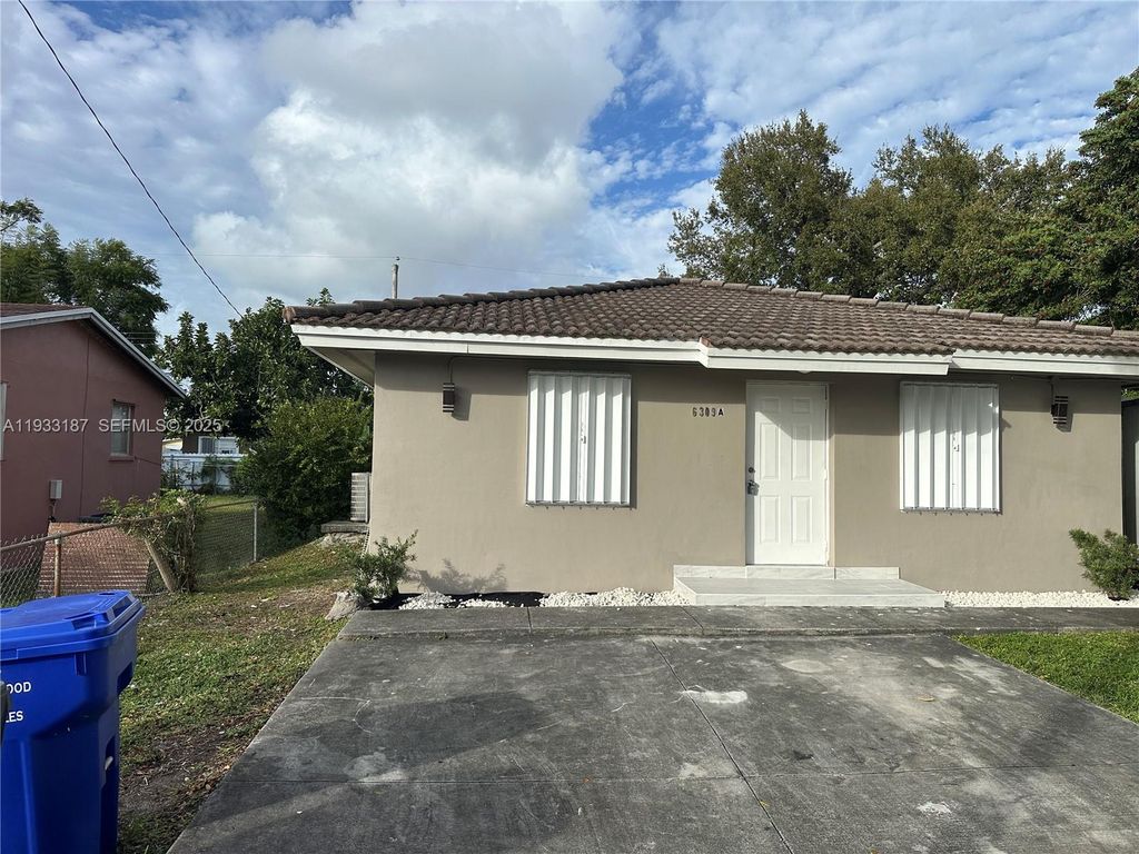 6309 Eaton St A-B, Hollywood, FL 33024