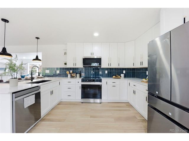 2900 S Golden Way, Denver, CO 80227