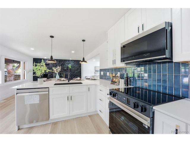 2900 S Golden Way, Denver, CO 80227