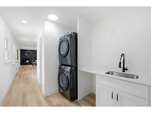 2900 S Golden Way, Denver, CO 80227