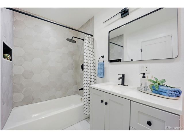 2900 S Golden Way, Denver, CO 80227