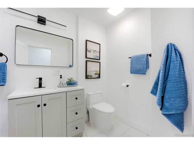 2900 S Golden Way, Denver, CO 80227