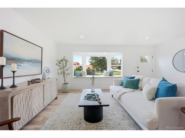 2900 S Golden Way, Denver, CO 80227