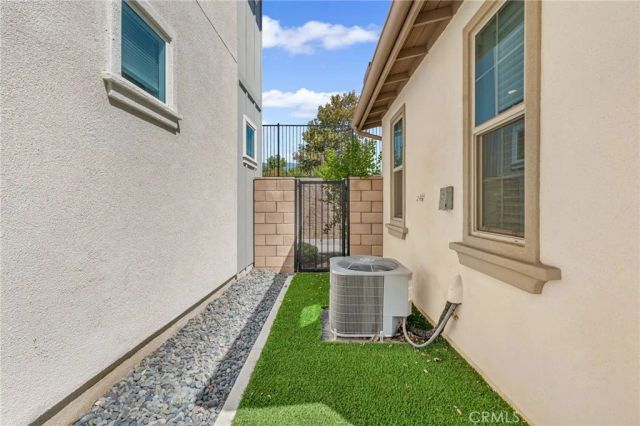 13832 Gazania Lane, Fontana, CA 92336