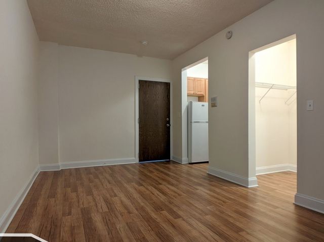 1742 N Humboldt Boulevard 208, Chicago, IL 60647