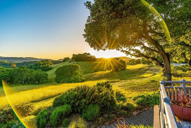 10601 Slattery Rd, Glen Ellen, CA 95442