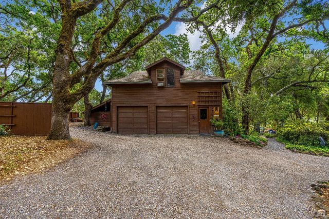 10601 Slattery Rd, Glen Ellen, CA 95442