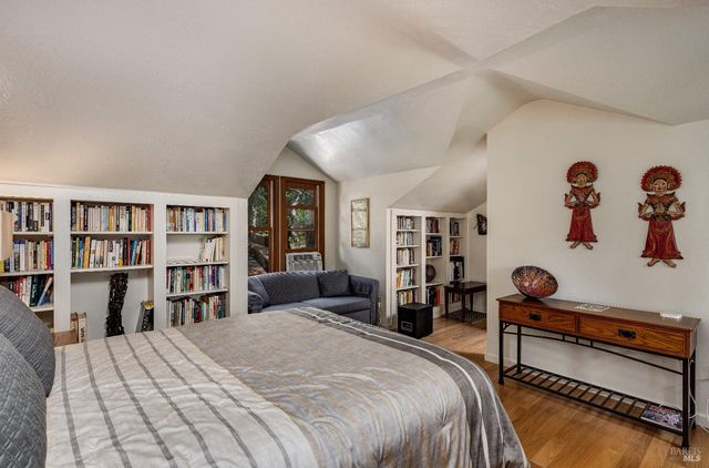 10601 Slattery Rd, Glen Ellen, CA 95442