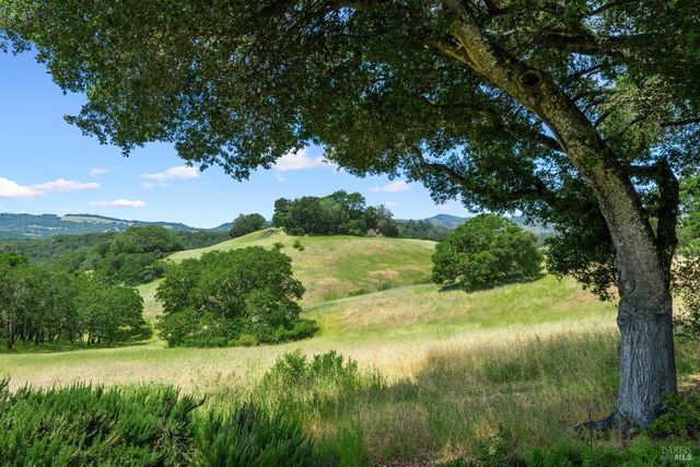 10601 Slattery Rd, Glen Ellen, CA 95442