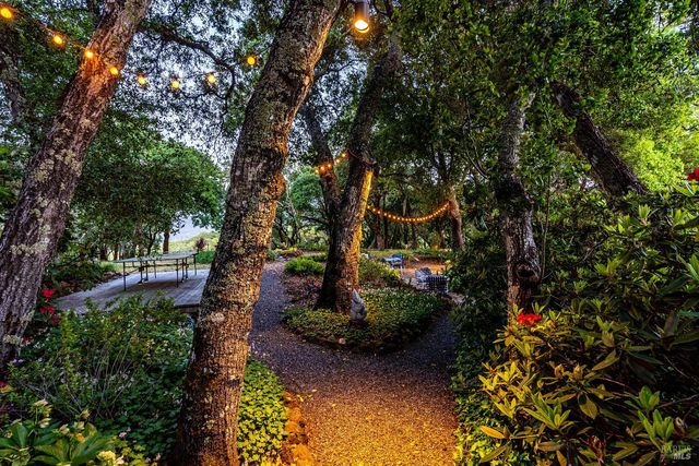 10601 Slattery Rd, Glen Ellen, CA 95442