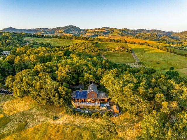 10601 Slattery Rd, Glen Ellen, CA 95442