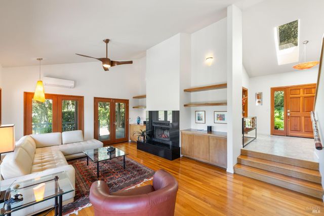 10601 Slattery Rd, Glen Ellen, CA 95442