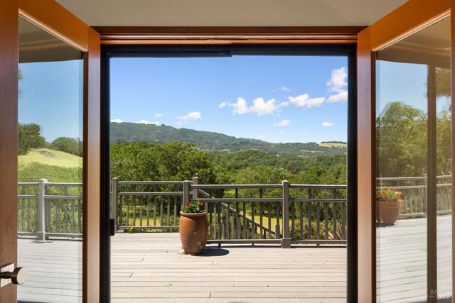 10601 Slattery Rd, Glen Ellen, CA 95442