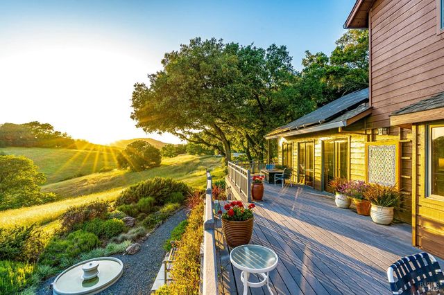 10601 Slattery Rd, Glen Ellen, CA 95442