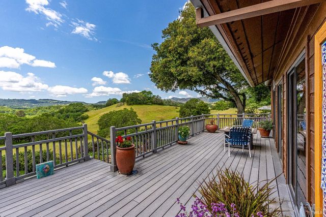 10601 Slattery Rd, Glen Ellen, CA 95442