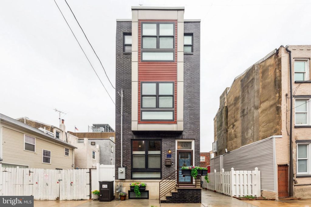 443 MANTON STREET, Philadelphia, PA 19147