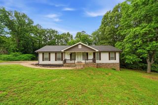 516 Fieldwood Dr., Adairsville, GA 30103