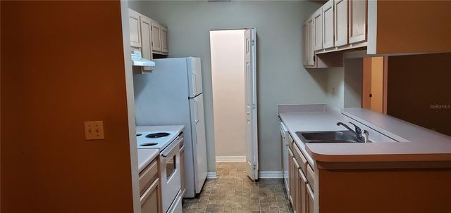 5620 PINNACLE HEIGHTS CIRCLE 304, Tampa, FL 33624