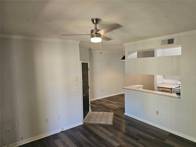 5620 PINNACLE HEIGHTS CIRCLE 304, Tampa, FL 33624