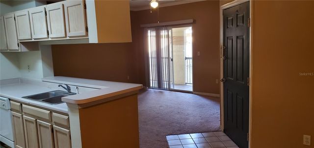 5620 PINNACLE HEIGHTS CIRCLE 304, Tampa, FL 33624