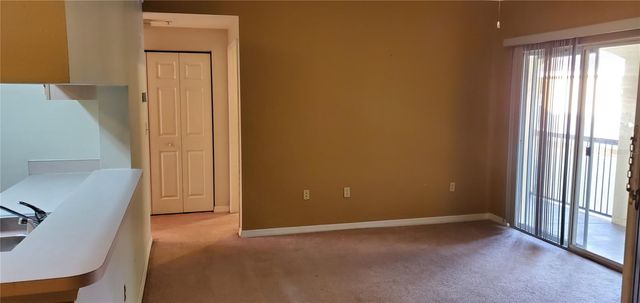 5620 PINNACLE HEIGHTS CIRCLE 304, Tampa, FL 33624