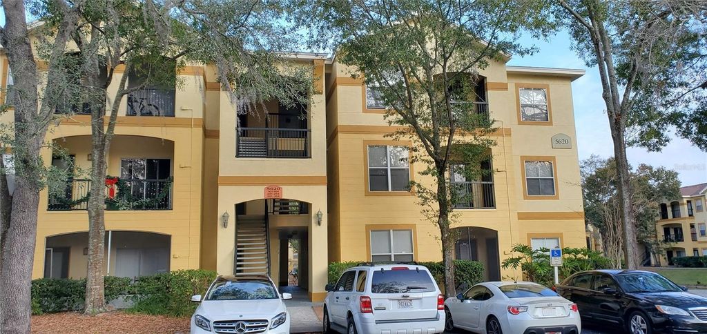 5620 PINNACLE HEIGHTS CIRCLE 304, Tampa, FL 33624