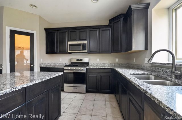36188 English Drive, Sterling Heights, MI 48310