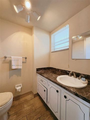 410 SE 2nd St 406, Hallandale Beach, FL 33009