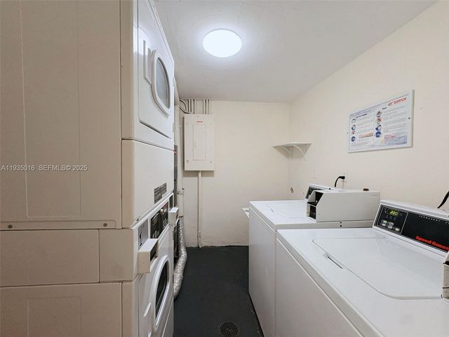 410 SE 2nd St 406, Hallandale Beach, FL 33009