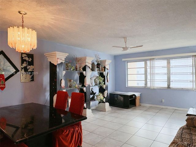 410 SE 2nd St 406, Hallandale Beach, FL 33009