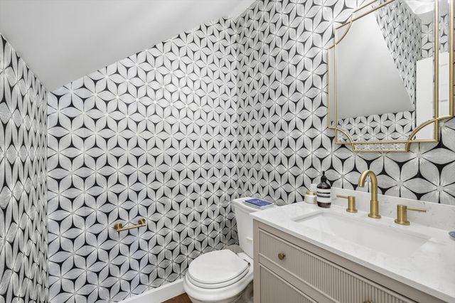 6612 Lakeshore Drive, Dallas, TX 75214