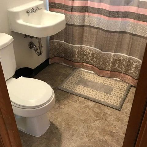 2312 N 71st STREET, Wauwatosa, WI 53213