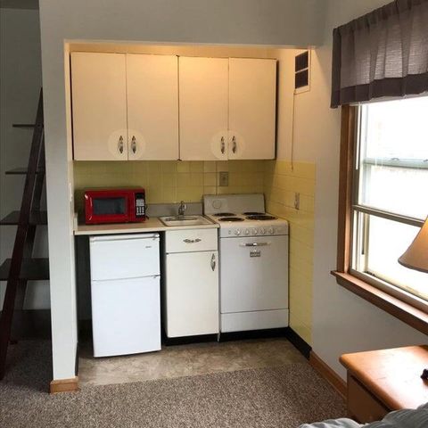2312 N 71st STREET, Wauwatosa, WI 53213