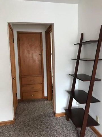 2312 N 71st STREET, Wauwatosa, WI 53213