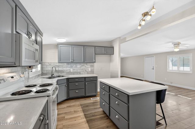 11275 N 99TH Avenue 13, Peoria, AZ 85345