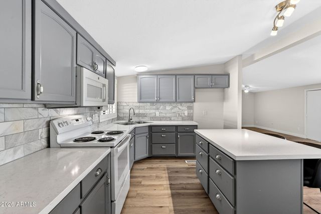 11275 N 99TH Avenue 13, Peoria, AZ 85345