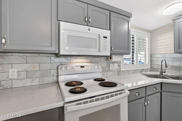 11275 N 99TH Avenue 13, Peoria, AZ 85345