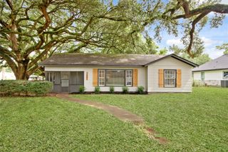 1401 Cos Street, Liberty, TX 77575