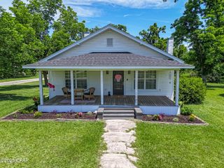 5138 8th Avenue, Malone, FL 32445