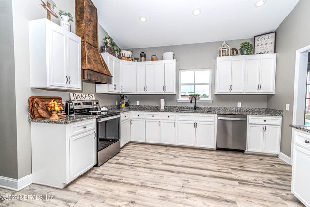 11630 SILVER MEADOW Drive, Glen St. Mary, FL 32040