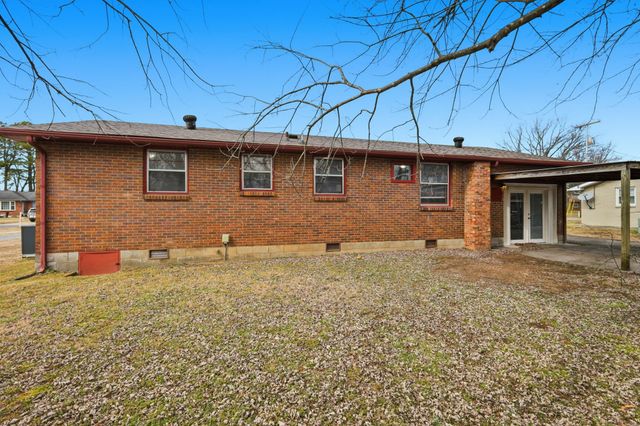 235 Southburn Dr, Hendersonville, TN 37075