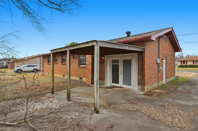 235 Southburn Dr, Hendersonville, TN 37075