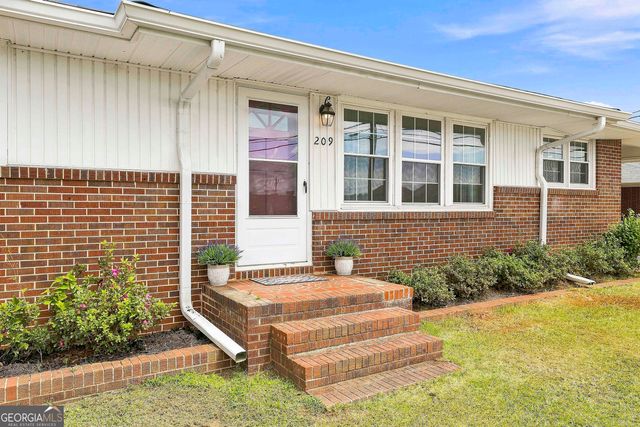 209 Lagrange Street, Newnan, GA 30263