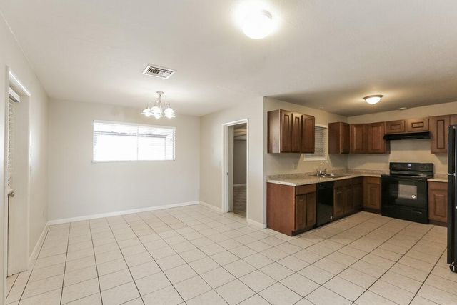 1544 E Clover, Mesa, AZ 85203