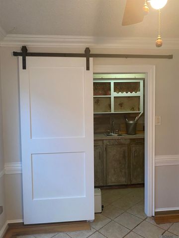 1749 Stonegate Ct, Baton Rouge, LA 70815