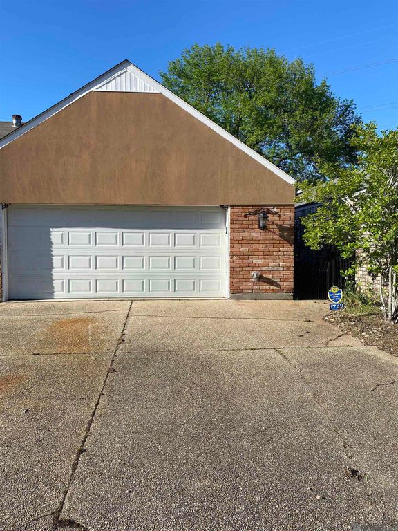 1749 Stonegate Ct, Baton Rouge, LA 70815